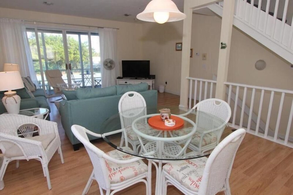 Cedar Tennis Resort - last minute hotel in Longboat Key