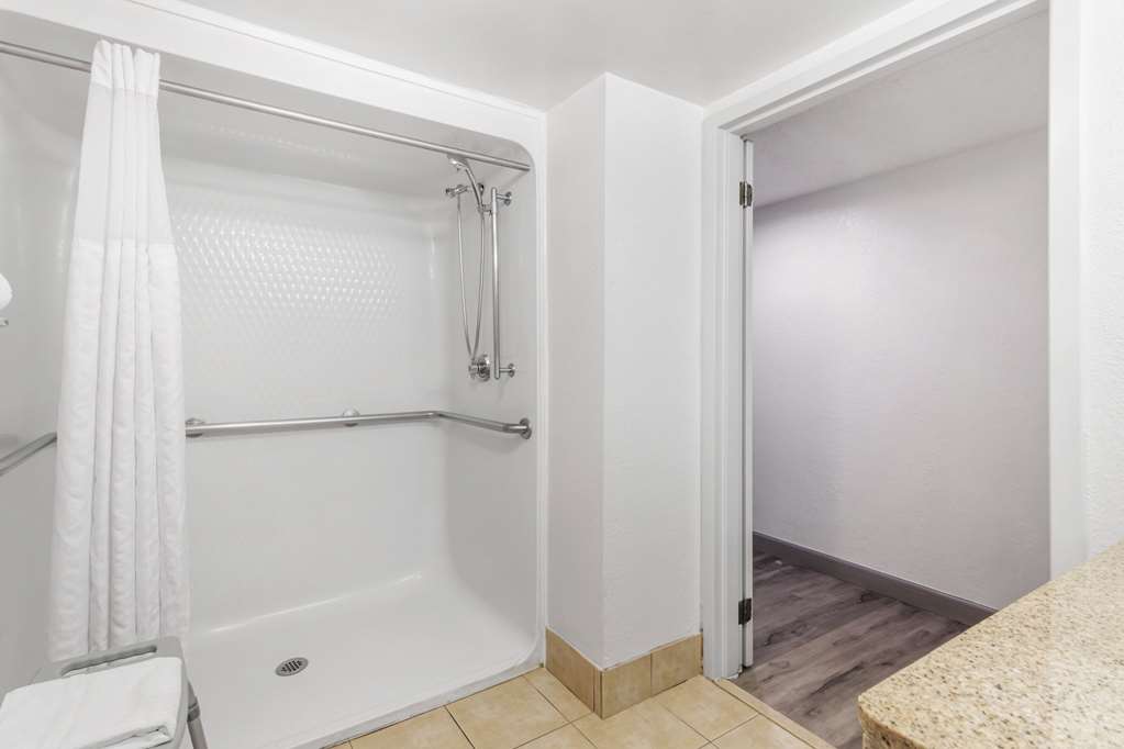 Comfort Inn Alpharetta Atlanta North - photo 26