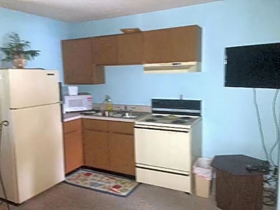 Lake Point Motel - photo 12