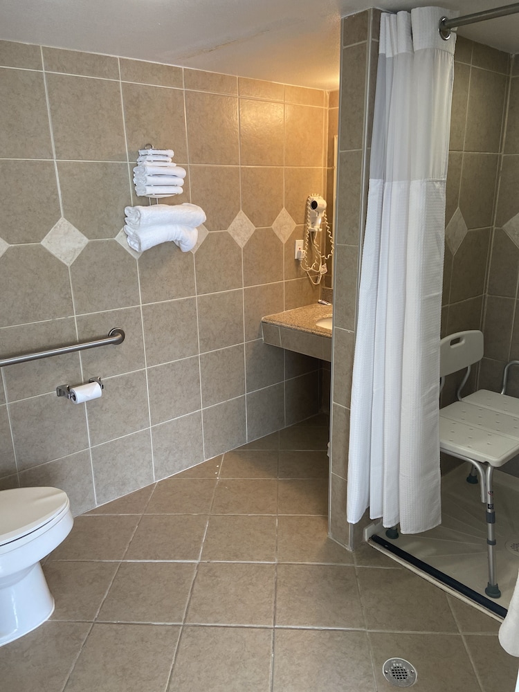 Ramada by Wyndham Butler Tesla Biohealing Resort - photo 31
