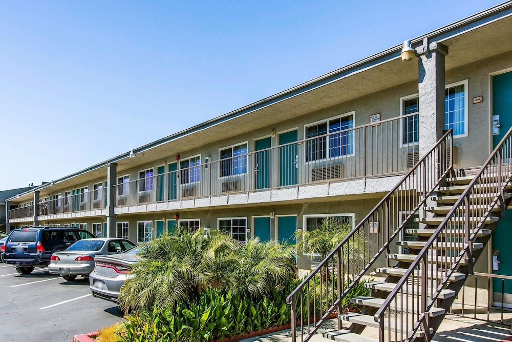 Rodeway Inn Ontario Airport Mills — hotel in Ontario