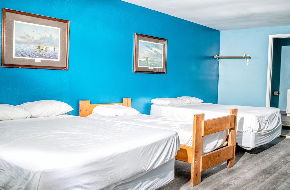Captain Quarters Motel - photo 10