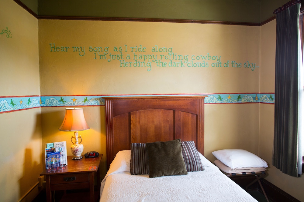 McMenamins White Eagle - photo 7