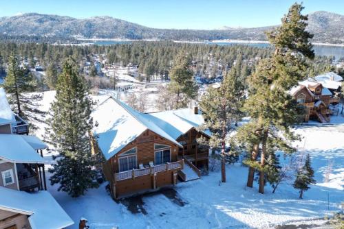 Sky High Mountain Lodge Lake View — 4-Star Luxury Hotel in Big Bear Lake, United States