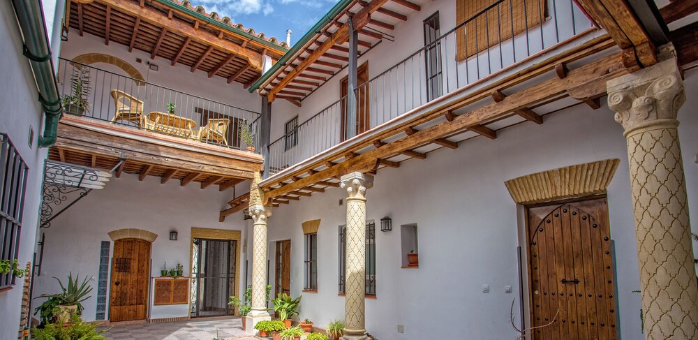 Multi Apartamentos La Kasbah — 4-Star Luxury Hotel in Jerez De La Frontera, Spain
