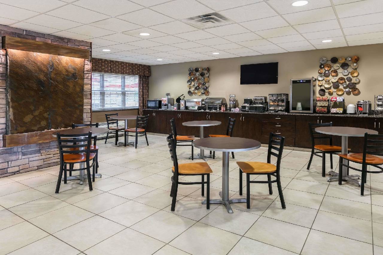 Sleep Inn & Suites - photo 6
