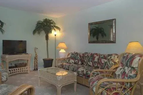 Blue Dolphin Inn by Island Vacation Properties - photo 6