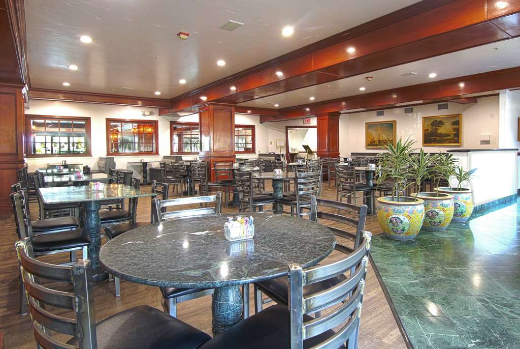 Azure Hotel & Suites Trademark Collection by Wyndham - photo 10