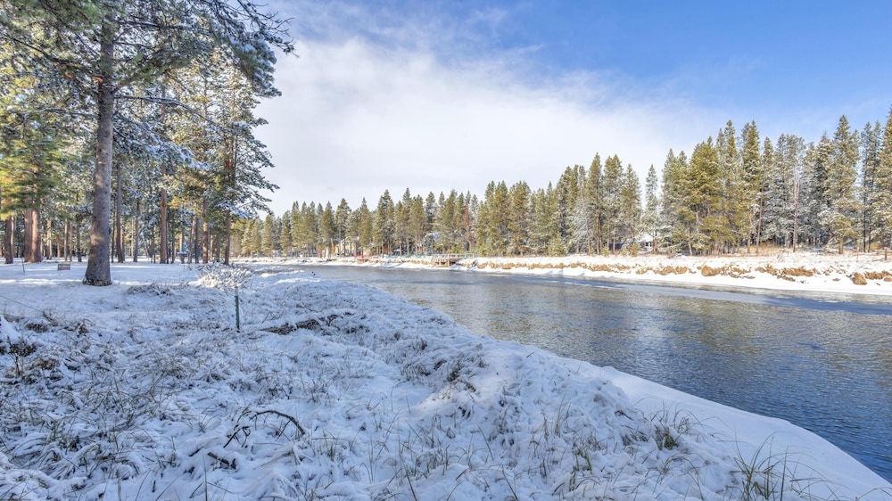 Crane Drive 17166 — 4-Star Luxury Hotel in Bend, United States