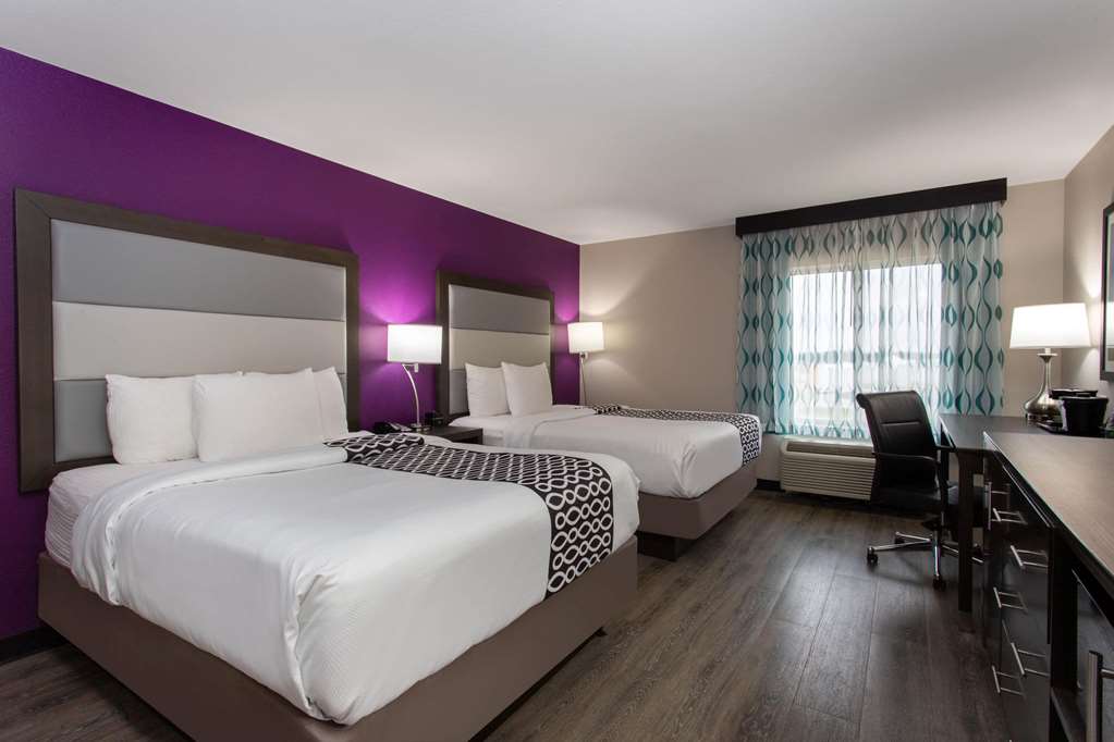 La Quinta Inn & Suites by Wyndham Effingham - photo 18