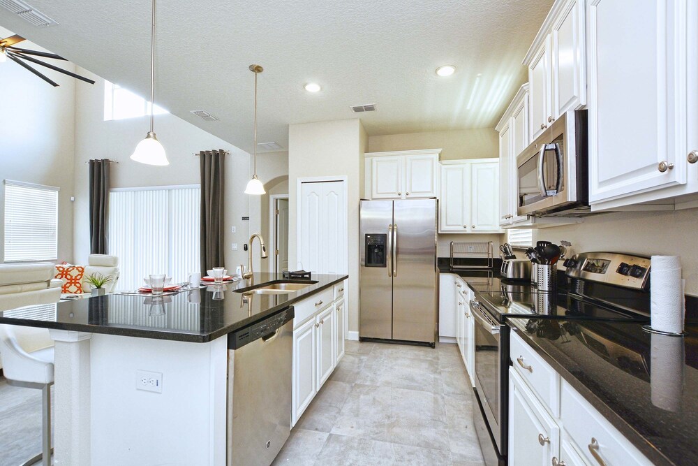 Ohana at Paradise Palms: Resort Townhome W Pool 5 Bedroom Townhouse - photo 30