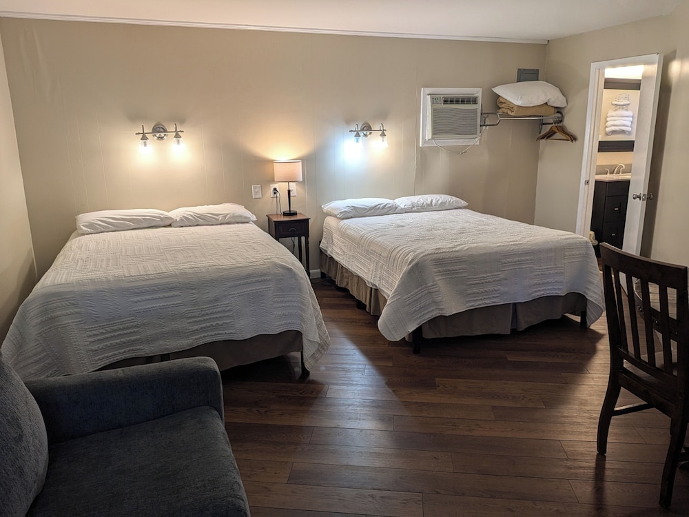 Early American Motel - photo 18