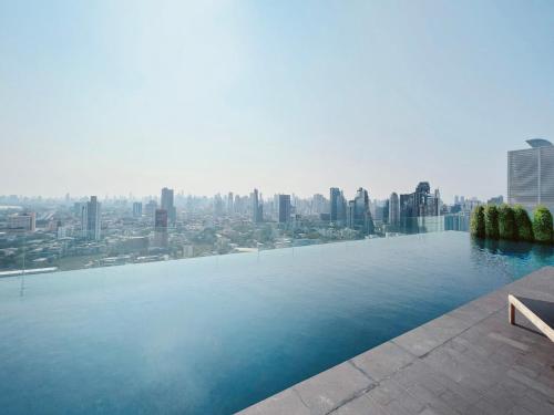 2 Bedroom Luxury Apartment 3 min walk from BTS Ekkamai