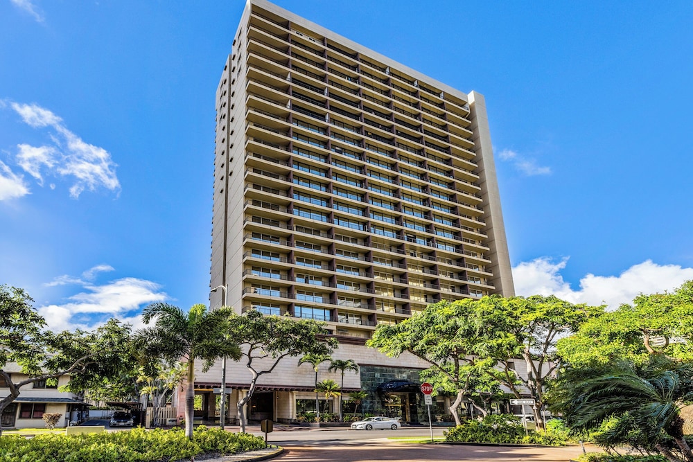 Wyndham Vacation Resorts Royal Garden at Waikiki - photo 8