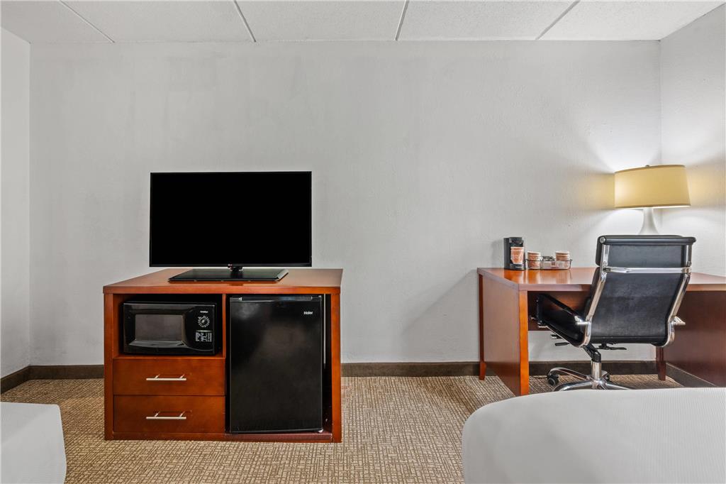 Comfort Suites Near Casinos Norwich Uncasville CT - photo 35