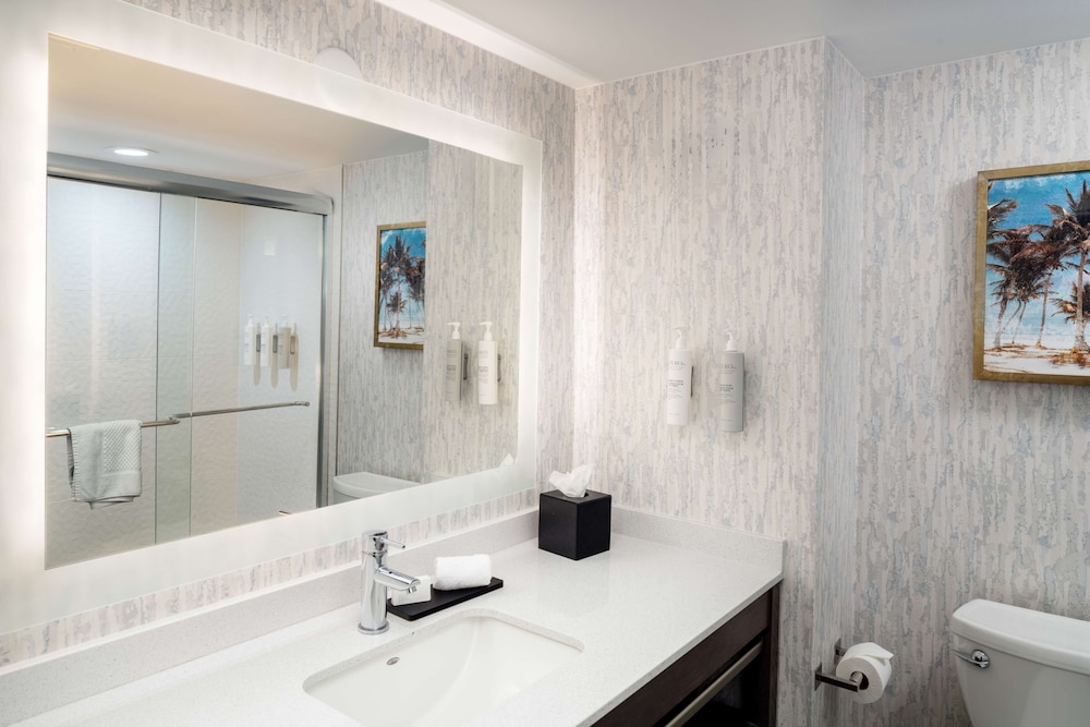 Embassy Suites by Hilton Orlando North - photo 36