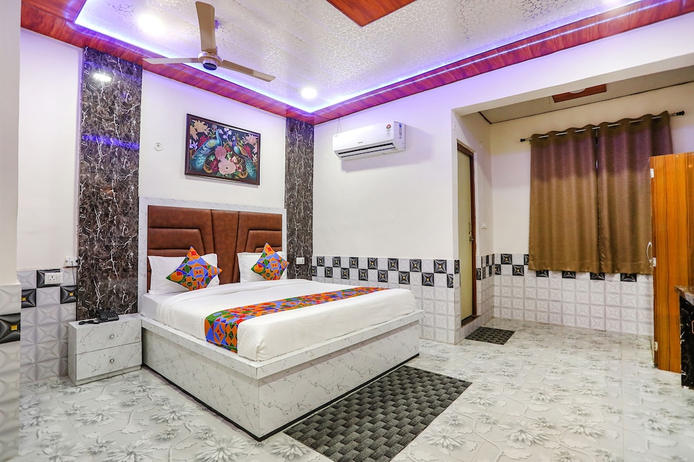 Fabexpress Dau Ji Residency in Mathura, India