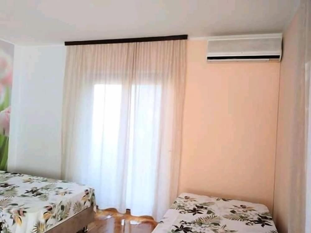 Rooms Svitlana in Sukosan, Croatia