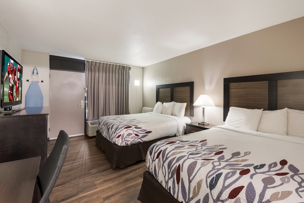 Red Roof Inn Lenoir - photo 16