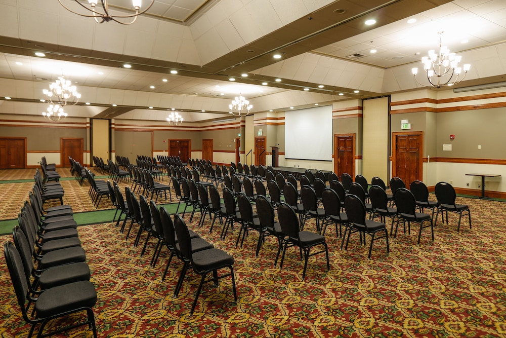 Holiday Inn West Yellowstone by IHG. - photo 172