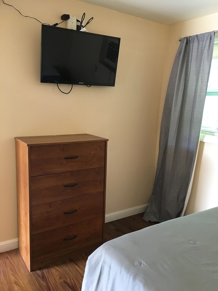 Emerald Isle Motel - photo 5