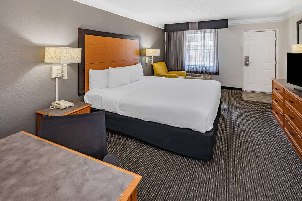 La Quinta Inn by Wyndham Laredo I 35 - photo 41