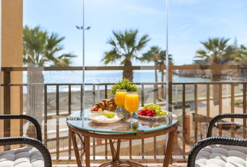 Wintowinrentals Spectacular Sea Views on the Beachfront - last minute hotel in Rincon De La Victoria