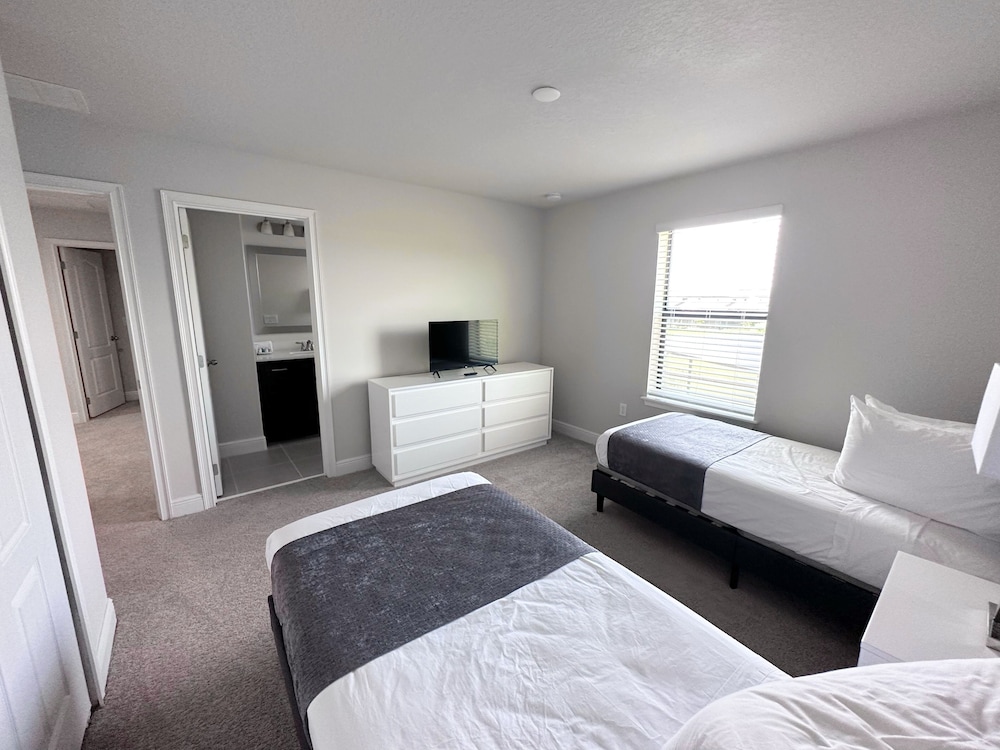 Balmoral Resort 211mcv 6 Bedroom Home by RedAwning - photo 3