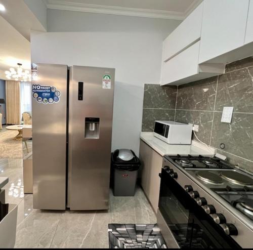 Executive 3 Bedroom All Ensuite With 3 Balconies Gym Netfix Pool