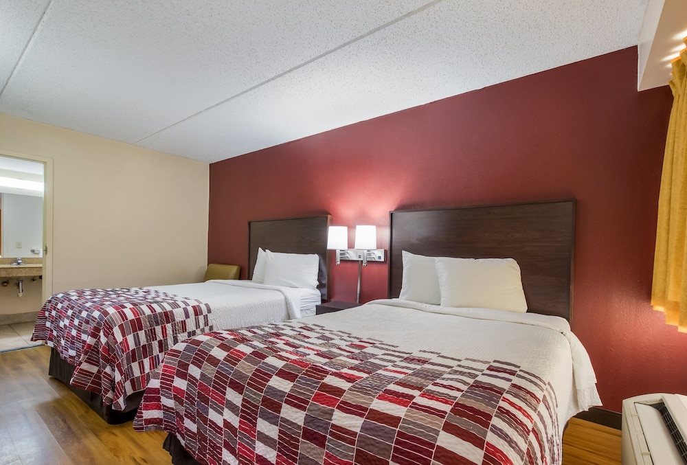 Red Roof Inn Shelbyville - photo 13