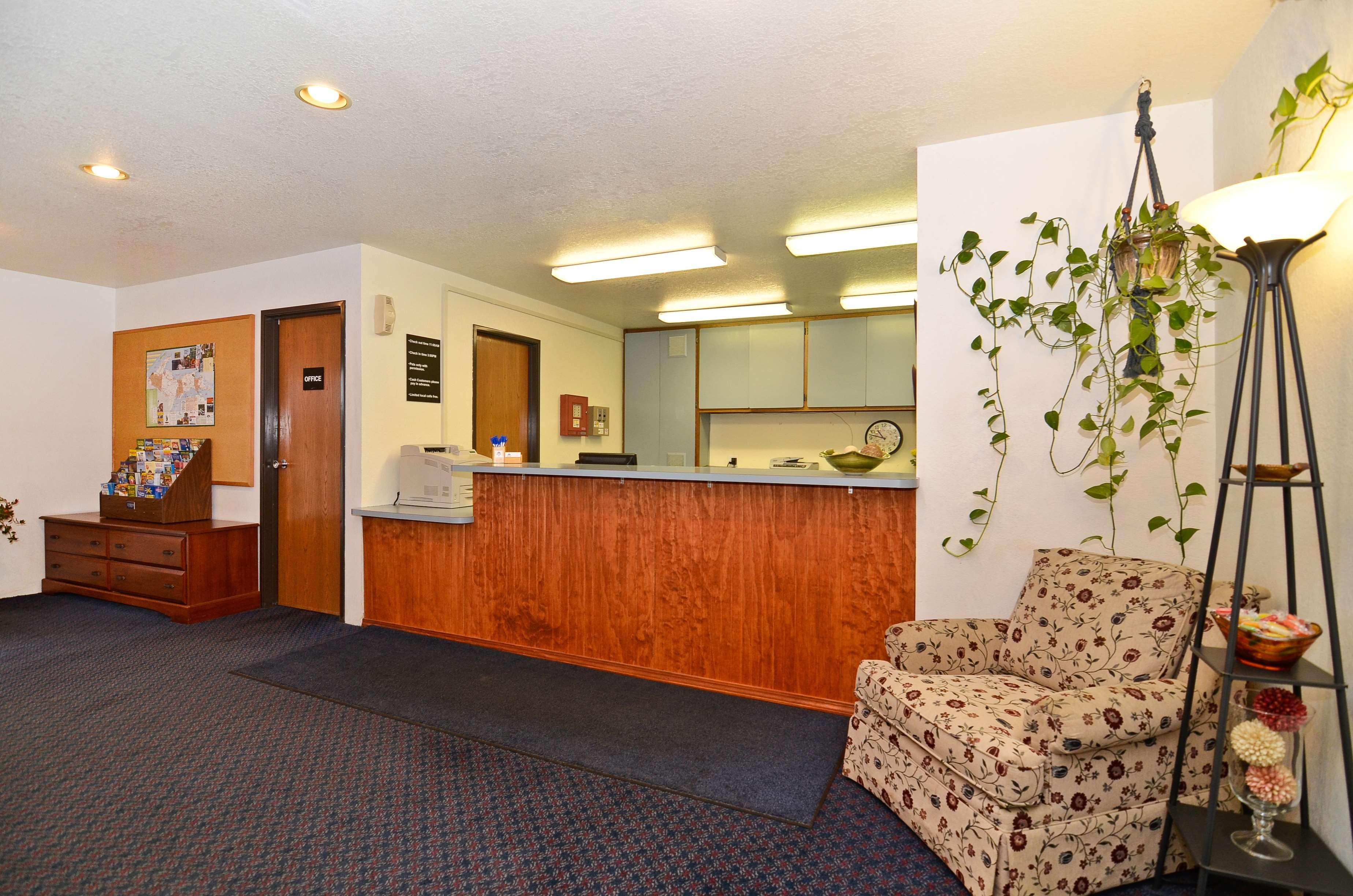 Americas Best Value Inn Sault Ste. Marie - photo 4