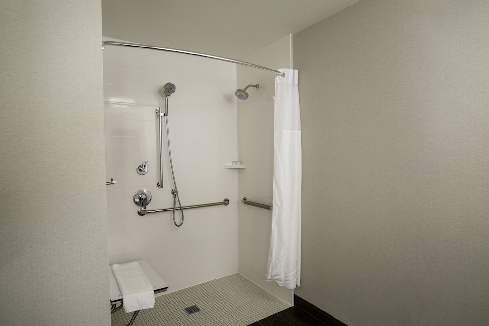 Hampton Inn & Suites Windsor Sonoma Wine Country - photo 24