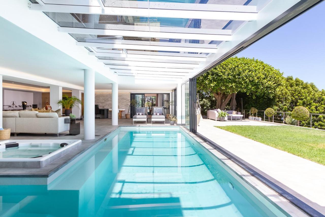Horizon Sunset Camps Bay Apartment in Cape Town 2 Bedroom 3 Bathroom No Powercuts