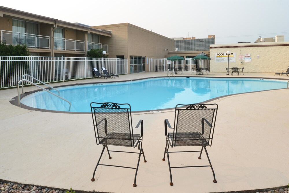 Americas Best Value Inn Campus View - photo 25