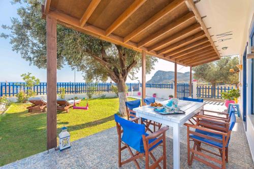 Stegna House Sea View — 4-Star Luxury Hotel in Archangelos, Greece