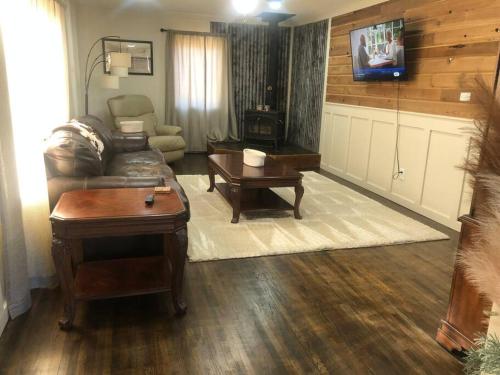 Walnut Rivers Edge Guesthouse 21124977 — El Dorado