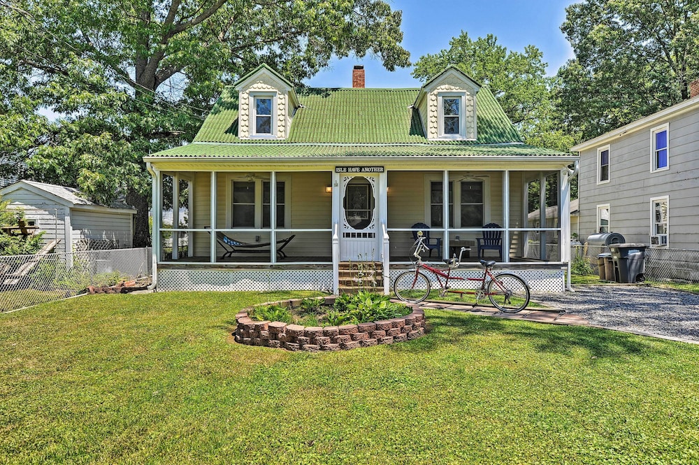 Isle Have Another 1 Block to Colonial Beach in Colonial Beach, United States