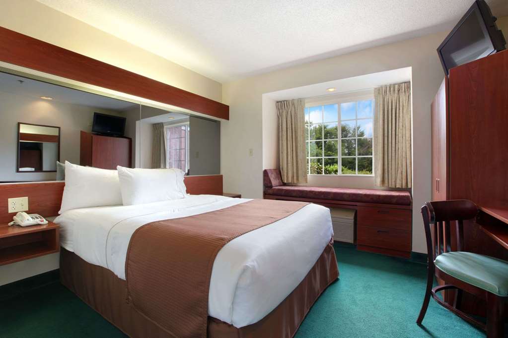 Super 8 by Wyndham Harbison Parkridge Hospital - photo 13