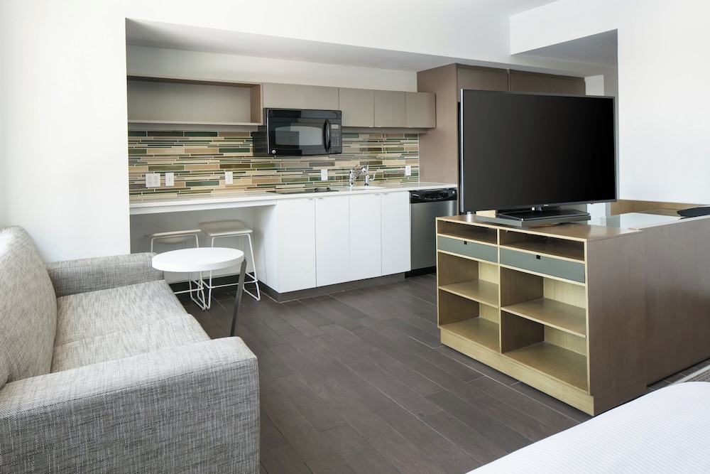 Element Omaha Midtown Crossing - photo 24