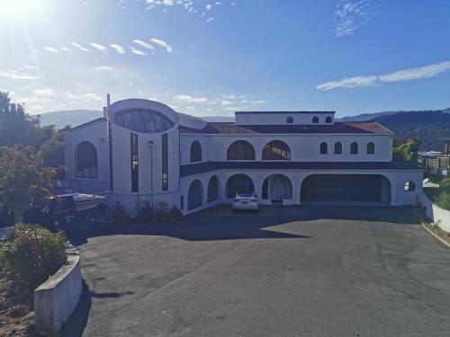 Luxury Harbour view — 4-Star Luxury Hotel in Dunedin, New Zealand