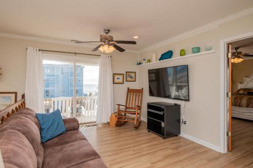 A Beach Music Paradise Too by Oak Island Accommodations - photo 45