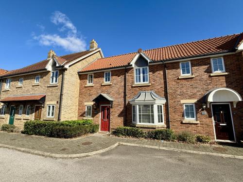 Arthurs Retreat Part of the The Bay Filey Holiday Village with pool gym and direct beach access pub restaurant tennis and meadows walks in Filey, United Kingdom