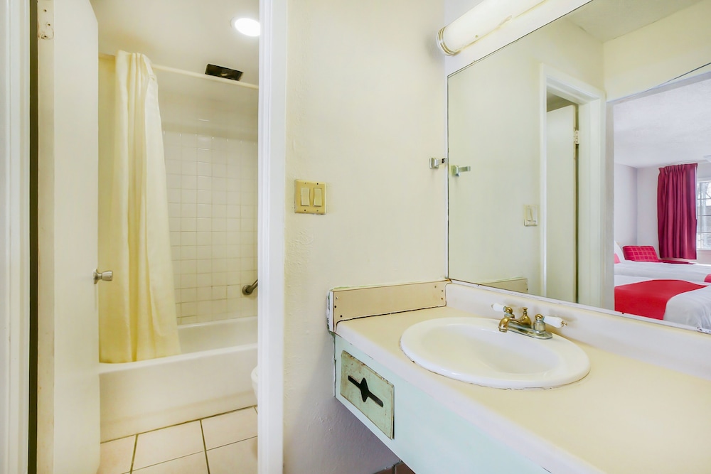 OYO Hotel Jackson South I 55 - photo 14