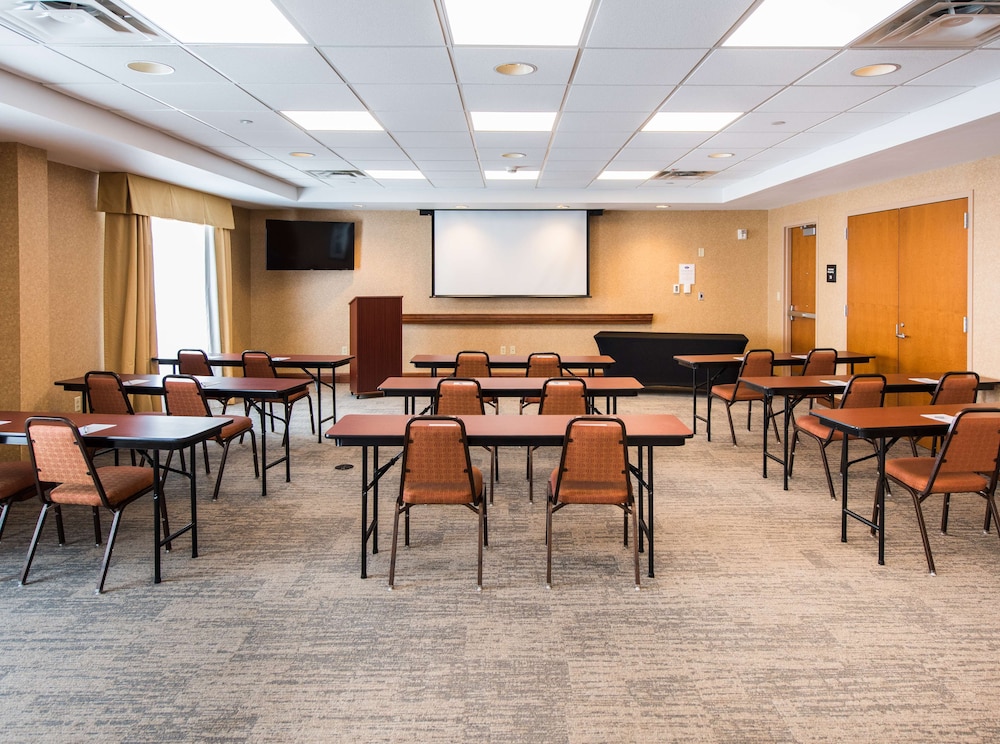 Hampton Inn Presque Isle Maine - photo 59