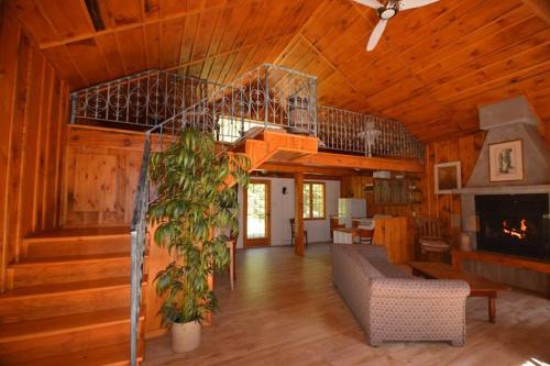 La Sapinette - carbon neutral hotel in Val-David