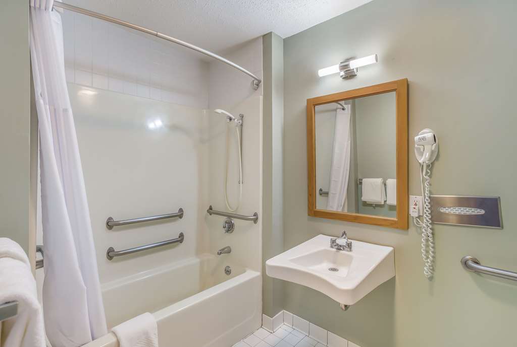 Quality Inn & Suites Gorham Riverside - photo 30