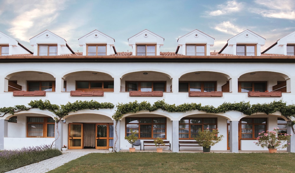 Hotel Morbischerhof — Moerbisch Am See