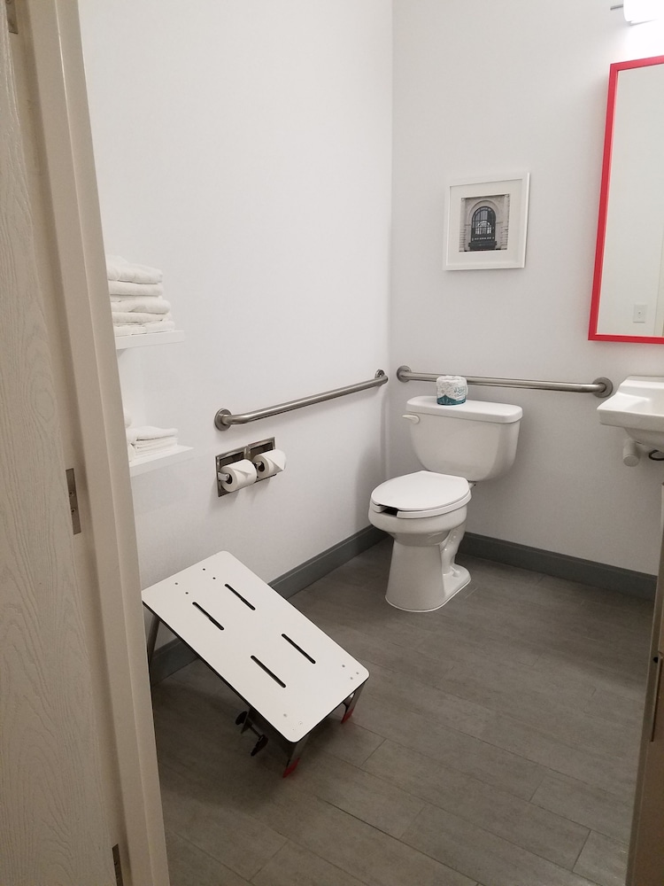 Hampton Inn Kansas City Blue Springs - photo 19