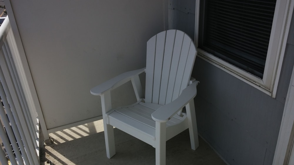 Commander Hotel & Suites - photo 34