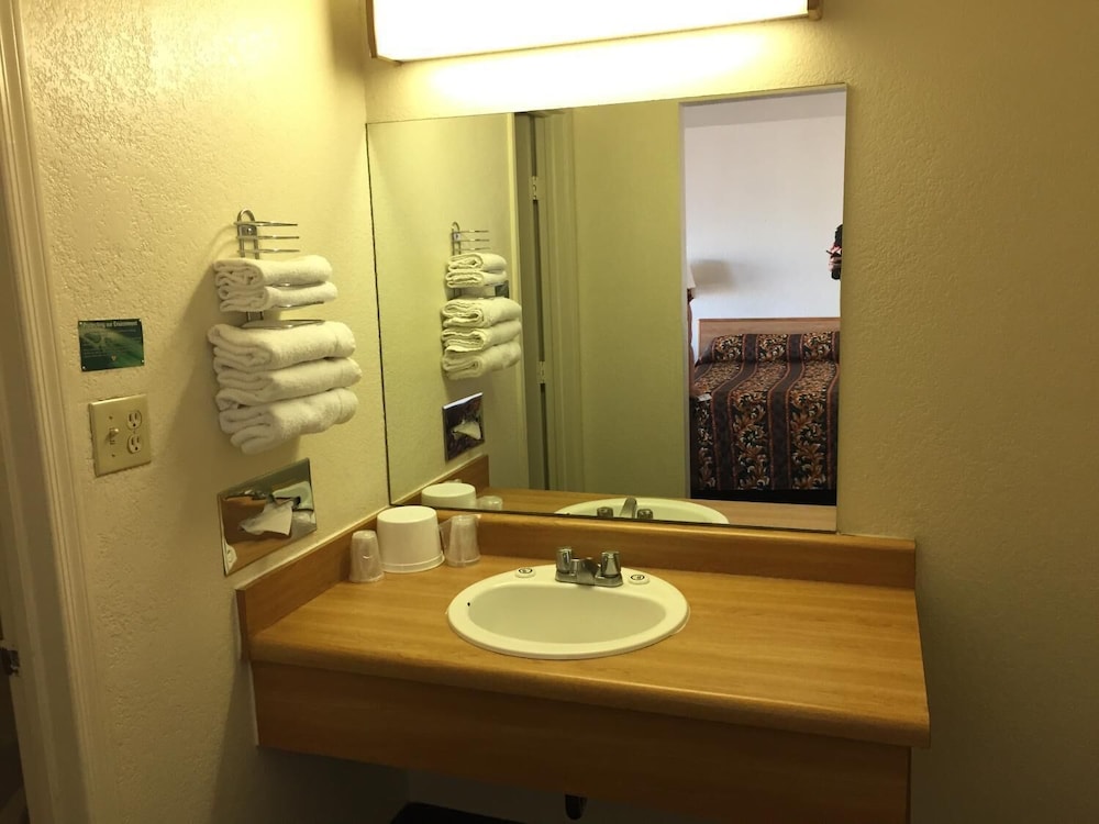 E Z 8 Motel Phoenix Airporter - photo 19